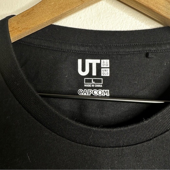 Uniqlo Capcom UT Street Fighter Akuma Gouki Large T-Shirt - Picture 4 of 5